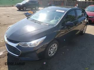 ✅ 2019 Chevrolet Cruze LS • VIN: 3G1BC6SM4KS585446 • Lot: 56568542. Listed on Copart with 57,251 mi. Free auction sales archive from the USA and detailed vehicle history report at DreamBid. Image 2.