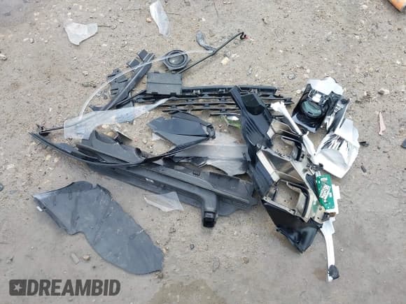 ✅ 2022 Ford Escape SE Hybrid • VIN: 1FMCU9BZ0NUA79005 • Lot: 42123629. Listed on IAAI with 47,690 mi. Free auction sales archive from the USA and detailed vehicle history report at DreamBid. Image 12.