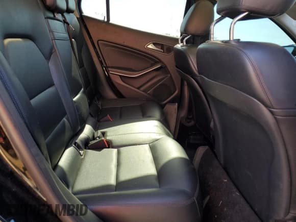 ✅ 2015 Mercedes-Benz GLA 250 • VIN: WDCTG4GBXFJ030675 • Lot: 90760815. Wystawiony na Copart z przebiegiem 134 341 mil. Bezpłatny archiwum sprzedaży aukcyjnych z USA i szczegółowy raport historii pojazdu na DreamBid. Zdjęcie 11.