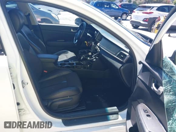 ✅ 2018 Kia Optima LX • VIN: 5XXGT4L37JG241685 • Lot: 42929107. Listed on IAAI with 92,639 mi. Free auction sales archive from the USA and detailed vehicle history report at DreamBid. Image 5.