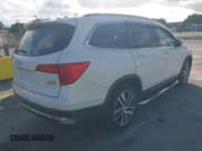 ✅ 2017 Honda Pilot Elite • VIN: 5FNYF6H04HB031645 • Lot: 43847465. Wystawiony na IAAI z przebiegiem 93 815 mil. Bezpłatny archiwum sprzedaży aukcyjnych z USA i szczegółowy raport historii pojazdu na DreamBid. Zdjęcie 4.