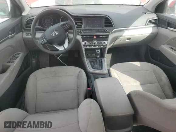 ✅ 2020 Hyundai Elantra SEL • VIN: 5NPD84LF4LH586372 • Lot: 91319165. Wystawiony na Copart z przebiegiem 85 247 mil mil. Skorzystaj z bezpłatnego archiwum sprzedaży aukcyjnych z USA i zobacz szczegółowy raport historii pojazdu na DreamBid. Zdjęcie 8.