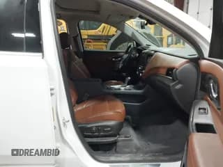 ✅ 2019 Chevrolet Traverse High Country • VIN: 1GNEVJKW3KJ124556 • Lot: 43633764. Wystawiony na IAAI z przebiegiem 91 471 mil. Bezpłatny archiwum sprzedaży aukcyjnych z USA i szczegółowy raport historii pojazdu na DreamBid. Zdjęcie 5.