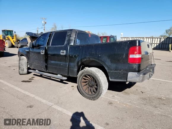 ✅ 2006 Ford F-150 XLT • VIN: 1FTRW12W86KC99635 • Lot: 90343135. Wystawiony na Copart z przebiegiem Nie podano. Bezpłatny archiwum sprzedaży aukcyjnych z USA i szczegółowy raport historii pojazdu na DreamBid. Zdjęcie 2.
