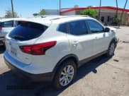 ✅ 2018 Nissan Rogue S • VIN: JN1BJ1CPXJW195871 • Lot: 43334499. Wystawiony na IAAI z przebiegiem 181 655 mil. Bezpłatny archiwum sprzedaży aukcyjnych z USA i szczegółowy raport historii pojazdu na DreamBid. Zdjęcie 4.