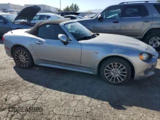 ✅ 2017 FIAT 124 Spider Elaborazione Abarth • VIN: JC1NFAEK2H0103238 • Лот: 78315514. Опубликован ранее на Copart с пробегом 86 171 миль. Бесплатный доступ к архиву аукционных продаж из США и подробный отчёт об истории автомобиля на DreamBid. Изображение 4.