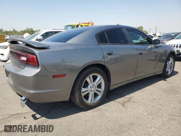 2011 Dodge Charger RT Max z VIN 2B3CM5CT7BH572428, wystawiony jako Copart lot #71529625 z przebiegiem 137 752 mil mil oraz Szkoda całkowita • Salvage title. Historia ofert i sprzedaży dostępna na DreamBid. Obrazek 3.