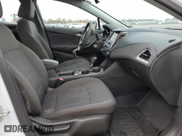 ✅ 2019 Chevrolet Cruze LS • VIN: 3G1BC6SM7KS586994 • Lot: 64234442. Listed on Copart with 43,963 mi. Free auction sales archive from the USA and detailed vehicle history report at DreamBid. Image 5.