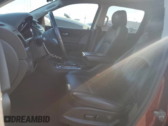 ✅ 2015 Chevrolet Traverse LT • VIN: 1GNKRGKD3FJ100756 • Lot: 71772324. Wystawiony na Copart z przebiegiem Nie podano. Bezpłatny archiwum sprzedaży aukcyjnych z USA i szczegółowy raport historii pojazdu na DreamBid. Zdjęcie 7.