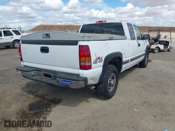 ✅ 2001 Chevrolet Silverado 1500 LS • VIN: 2GCEK19V511288673 • Лот: 43204027. Опубликован ранее на IAAI с пробегом 208 054 миль. Бесплатный доступ к архиву аукционных продаж из США и подробный отчёт об истории автомобиля на DreamBid. Изображение 4.