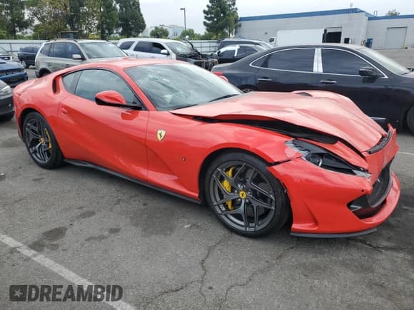 ✅ 2019 Ferrari 812 • VIN: ZFF83CLA0K0245529 • Lot: 71079695. Wystawiony na Copart z przebiegiem 23 288 mil. Bezpłatny archiwum sprzedaży aukcyjnych z USA i szczegółowy raport historii pojazdu na DreamBid. Zdjęcie 4.