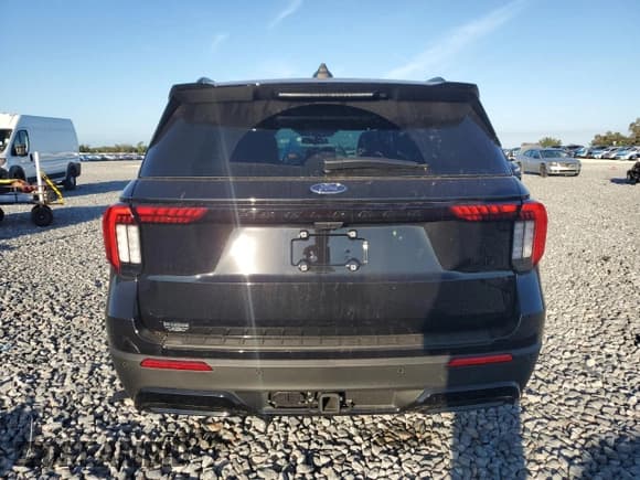 ✅ 2025 Ford Explorer ST-Line • VIN: 1FMUK7KH8SGB89462 • Lot: 89850155. Listed on Copart with 2,966 mi. Free auction sales archive from the USA and detailed vehicle history report at DreamBid. Image 6.