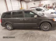 ✅ 2015 Chrysler Town & Country Touring L • VIN: 2C4RC1CG2FR573297 • Lot: 43330247. Wystawiony na IAAI z przebiegiem 150 073 mil. Bezpłatny archiwum sprzedaży aukcyjnych z USA i szczegółowy raport historii pojazdu na DreamBid. Zdjęcie 13.