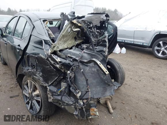 ✅ 2021 Nissan Versa SV • VIN: 3N1CN8EV2ML843887 • Lot: 41900932. Listed on IAAI with 88,158 mi. Free auction sales archive from the USA and detailed vehicle history report at DreamBid. Image 18.