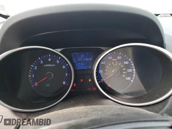 ✅ 2015 Hyundai Tucson SE • VIN: KM8JU3AG1FU979188 • Lot: 67596385. Listed on Copart with 123,332 mi. Free auction sales archive from the USA and detailed vehicle history report at DreamBid. Image 9.