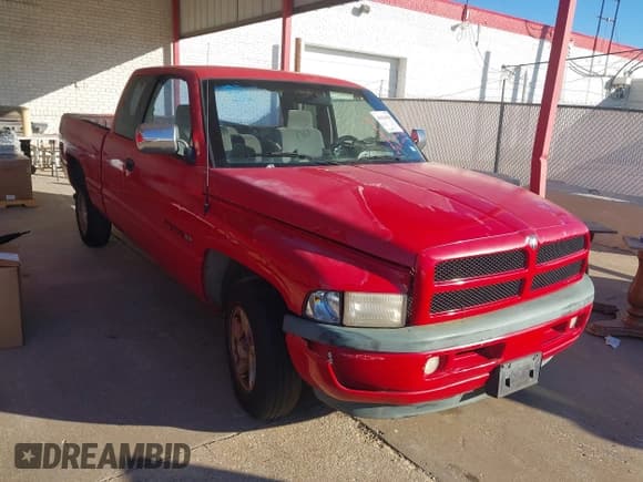 ✅ 1997 Dodge 1500 • VIN: 3B7HC13Y7VG826767 • Lot: 43624189. Wystawiony na IAAI z przebiegiem 255 118 mil. Bezpłatny archiwum sprzedaży aukcyjnych z USA i szczegółowy raport historii pojazdu na DreamBid. Zdjęcie 1.