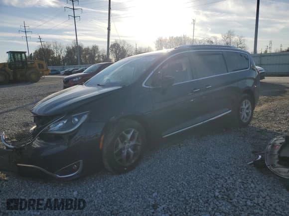 ✅ 2018 Chrysler Pacifica Touring L Plus • VIN: 2C4RC1EG6JR234354 • Lot: 92933095. Wystawiony na Copart z przebiegiem 132 488 mil. Bezpłatny archiwum sprzedaży aukcyjnych z USA i szczegółowy raport historii pojazdu na DreamBid. Zdjęcie 1.