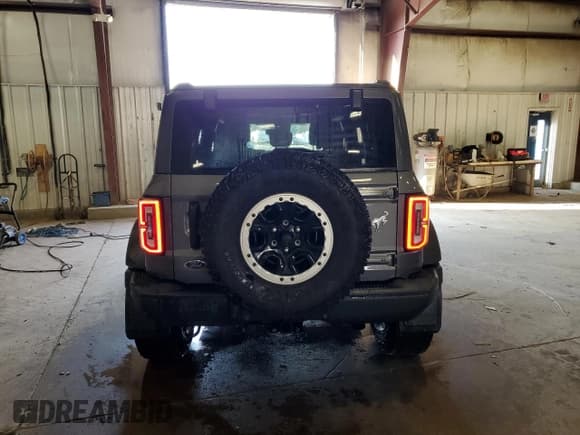 ✅ 2021 Ford Bronco • VIN: 1FMEE5DP2MLB06896 • Lot: 80565015. Wystawiony na Copart z przebiegiem 82 571 mil. Bezpłatny archiwum sprzedaży aukcyjnych z USA i szczegółowy raport historii pojazdu na DreamBid. Zdjęcie 6.