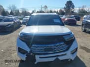 ✅ 2023 Ford Explorer Limited • VIN: 1FMSK8FH0PGB68300 • Lot: 43631266. Wystawiony na IAAI z przebiegiem 44 704 mil. Bezpłatny archiwum sprzedaży aukcyjnych z USA i szczegółowy raport historii pojazdu na DreamBid. Zdjęcie 12.