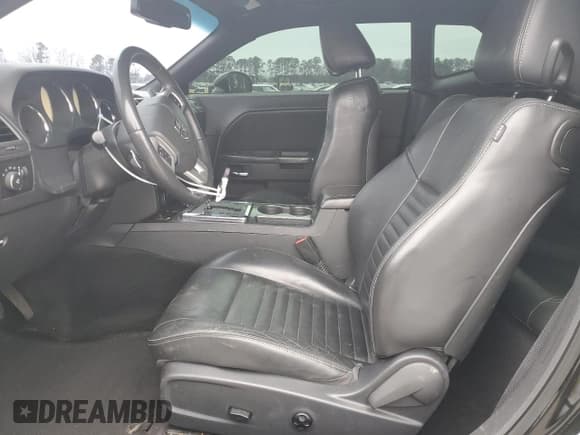 ✅ 2014 Dodge Challenger SXT • VIN: 2C3CDYAG9EH203259 • Lot: 42038665. Wystawiony na Copart z przebiegiem 184 442 mil. Bezpłatny archiwum sprzedaży aukcyjnych z USA i szczegółowy raport historii pojazdu na DreamBid. Zdjęcie 7.