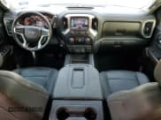 ✅ 2021 Chevrolet Silverado 1500 LT Trail Boss • VIN: 3GCPYFED6MG112728 • Lot: 75217694. Wystawiony na Copart z przebiegiem 46 010 mil. Bezpłatny archiwum sprzedaży aukcyjnych z USA i szczegółowy raport historii pojazdu na DreamBid. Zdjęcie 8.