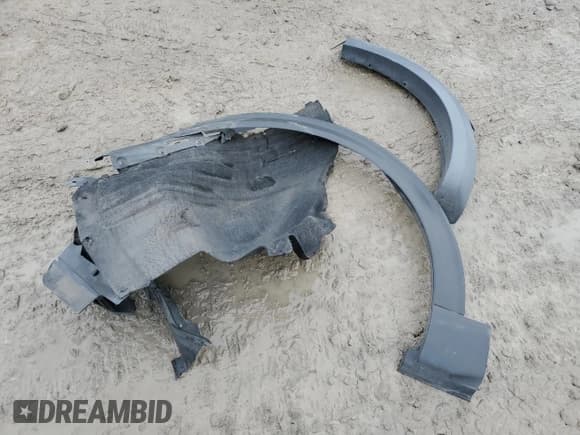 ✅ 2022 Ford Explorer ST-Line • VIN: 1FMSK8KH7NGA27596 • Lot: 48417085. Wystawiony na Copart z przebiegiem 30 477 mil. Bezpłatny archiwum sprzedaży aukcyjnych z USA i szczegółowy raport historii pojazdu na DreamBid. Zdjęcie 15.