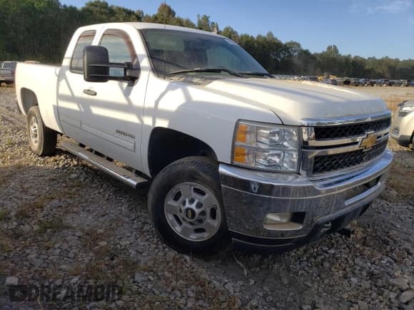 ✅ 2013 Chevrolet Silverado 2500HD LT • VIN: 1GC2CXCG5DZ101294 • Lot: 74687344. Wystawiony na Copart z przebiegiem Nie podano. Bezpłatny archiwum sprzedaży aukcyjnych z USA i szczegółowy raport historii pojazdu na DreamBid. Zdjęcie 4.