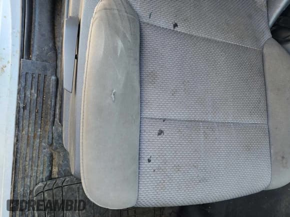 ✅ 2015 Chevrolet Silverado 2500HD Work Truck • VIN: 1GC2CUEG3FZ504866 • Lot: 42593474. Wystawiony na IAAI z przebiegiem 194 226 mil. Bezpłatny archiwum sprzedaży aukcyjnych z USA i szczegółowy raport historii pojazdu na DreamBid. Zdjęcie 1.