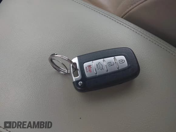 ✅ 2013 Hyundai Azera • VIN: KMHFH4JG4DA243182 • Лот: 42403300. Опубликован ранее на IAAI с пробегом 237 975 миль. Бесплатный доступ к архиву аукционных продаж из США и подробный отчёт об истории автомобиля на DreamBid. Изображение 11.