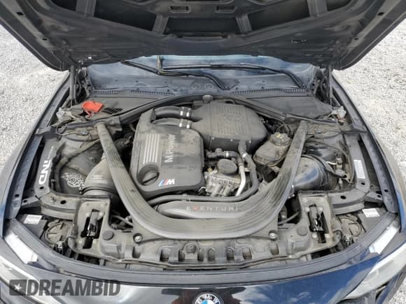 ✅ 2015 BMW M4 • VIN: WBS3R9C56FK335137 • Лот: 84062215. Опубликован ранее на Copart с пробегом 92 116 миль. Бесплатный доступ к архиву аукционных продаж из США и подробный отчёт об истории автомобиля на DreamBid. Изображение 11.