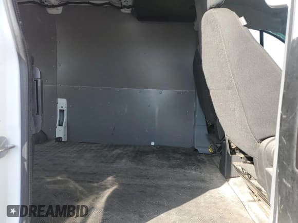 ✅ 2019 Ford Transit • VIN: 1FTYE1ZM5KKA80001 • Lot: 61835085. Listed on Copart with 225,535 mi. Free auction sales archive from the USA and detailed vehicle history report at DreamBid. Image 10.
