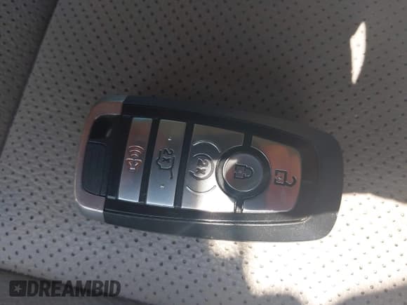 ✅ 2020 Ford Expedition XLT • VIN: 1FMJU1JT5LEA26734 • Lot: 43271054. Listed on IAAI with 120,106 mi. Free auction sales archive from the USA and detailed vehicle history report at DreamBid. Image 11.