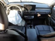 ✅ 2025 Lincoln Corsair Premiere • VIN: 5LMCJ1DA4SUL09929 • Lot: 80499195. Wystawiony na Copart z przebiegiem 4 500 mil. Bezpłatny archiwum sprzedaży aukcyjnych z USA i szczegółowy raport historii pojazdu na DreamBid. Zdjęcie 8.