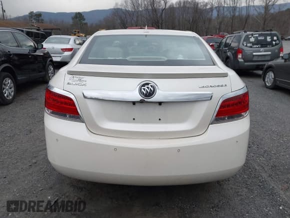 ✅ 2013 Buick LaCrosse Leather • VIN: 1G4GC5GR5DF205559 • Lot: 41439362. Wystawiony na IAAI z przebiegiem 114 953 mil. Bezpłatny archiwum sprzedaży aukcyjnych z USA i szczegółowy raport historii pojazdu na DreamBid. Zdjęcie 16.