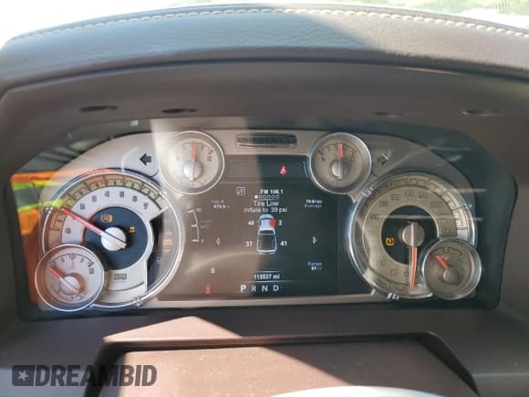 ✅ 2015 Ram 1500 Laramie Longhorn • VIN: 1C6RR6PT2FS676468 • Лот: 90425725. Опубликован ранее на Copart с пробегом 115 537 миль. Бесплатный доступ к архиву аукционных продаж из США и подробный отчёт об истории автомобиля на DreamBid. Изображение 9.