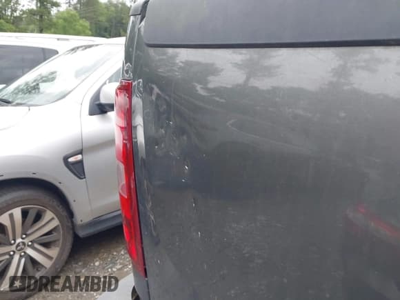 ✅ 2011 Chevrolet Silverado 2500HD LTZ • VIN: 1GC1KYC81BF148673 • Lot: 42200409. Listed on IAAI with 274,432 mi. Free auction sales archive from the USA and detailed vehicle history report at DreamBid. Image 18.