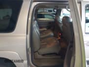 ✅ 2005 Chevrolet Suburban Z71 • VIN: 3GNFK16Z65G212590 • Lot: 43670546. Wystawiony na IAAI z przebiegiem 157 887 mil. Bezpłatny archiwum sprzedaży aukcyjnych z USA i szczegółowy raport historii pojazdu na DreamBid. Zdjęcie 8.