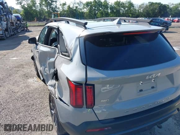 2022 Kia Sorento X-Line S z VIN 5XYRLDLC7NG144870, wystawiony jako IAAI lot #42557861 z przebiegiem 41 812 mil mil oraz . Historia ofert i sprzedaży dostępna na DreamBid. Obrazek 21.