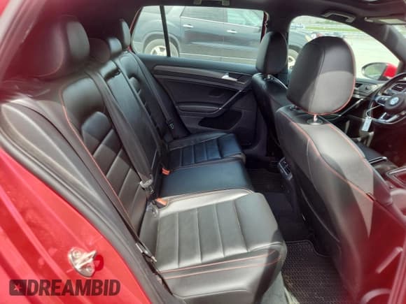 ✅ 2018 Volkswagen Golf GTI S • VIN: 3VW547AU0JM267235 • Lot: 69916085. Wystawiony na Copart z przebiegiem 110 261 mil. Bezpłatny archiwum sprzedaży aukcyjnych z USA i szczegółowy raport historii pojazdu na DreamBid. Zdjęcie 10.