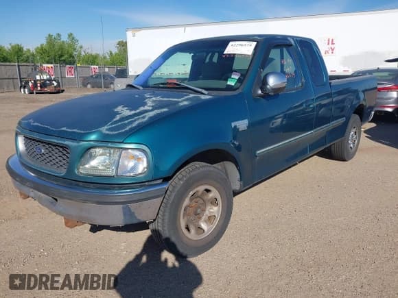 ✅ 1998 Ford F-250 • VIN: 1FTEX2768WKA06939 • Lot: 42296575. Listed on IAAI with 443,222 mi. Free auction sales archive from the USA and detailed vehicle history report at DreamBid. Image 17.