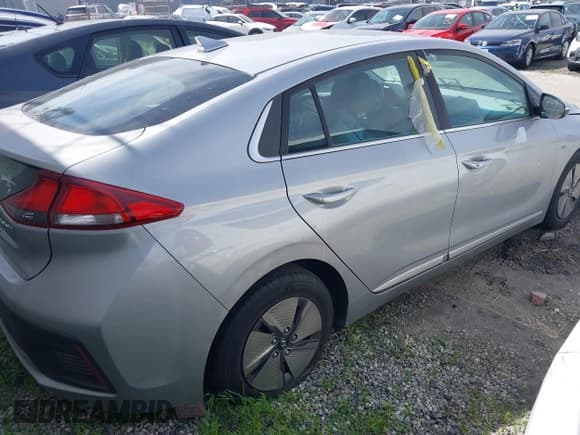 ✅ 2020 Hyundai Ioniq SE • VIN: KMHC75LC0LU188832 • Lot: 41517975. Wystawiony na IAAI z przebiegiem 54 320 mil. Bezpłatny archiwum sprzedaży aukcyjnych z USA i szczegółowy raport historii pojazdu na DreamBid. Zdjęcie 4.
