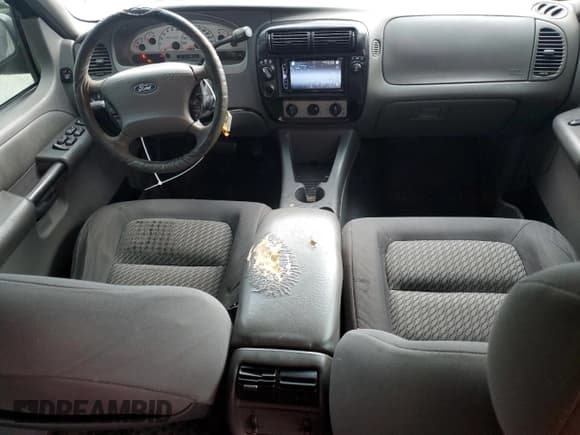 ✅ 2004 Ford Explorer Sport Trac XLS • VIN: 1FMZU77K64UC20720 • Lot: 61735095. Wystawiony na Copart z przebiegiem 213 549 mil. Bezpłatny archiwum sprzedaży aukcyjnych z USA i szczegółowy raport historii pojazdu na DreamBid. Zdjęcie 8.