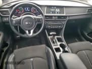 ✅ 2018 Kia Optima LX • VIN: 5XXGT4L30JG253225 • Lot: 92050475. Wystawiony na Copart z przebiegiem 108 965 mil. Bezpłatny archiwum sprzedaży aukcyjnych z USA i szczegółowy raport historii pojazdu na DreamBid. Zdjęcie 8.