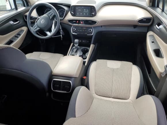 ✅ 2020 Hyundai Santa Fe SE • VIN: 5NMS2CAD8LH272709 • Lot: 48870794. Wystawiony na Copart z przebiegiem 46 091 mil. Bezpłatny archiwum sprzedaży aukcyjnych z USA i szczegółowy raport historii pojazdu na DreamBid. Zdjęcie 8.