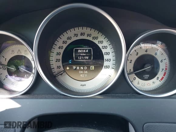 ✅ 2012 Mercedes-Benz C 300 Sport • VIN: WDDGF8BB9CR197914 • Lot: 42187624. Listed on IAAI with 121,196 mi. Free auction sales archive from the USA and detailed vehicle history report at DreamBid. Image 7.