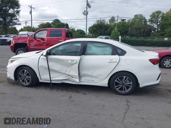 ✅ 2021 Kia Forte LXS • VIN: 3KPF24AD2ME266274 • Лот: 43435704. Опубликован ранее на IAAI с пробегом 46 193 миль. Бесплатный доступ к архиву аукционных продаж из США и подробный отчёт об истории автомобиля на DreamBid. Изображение 14.