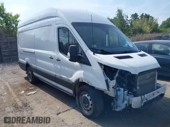 ✅ 2020 Ford Transit Cargo • VIN: 1FTBW3X8XLKB54647 • Lot: 42751271. Listed on IAAI with 105,990 mi. Free auction sales archive from the USA and detailed vehicle history report at DreamBid. Image 1.