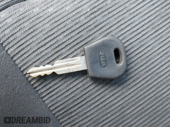 ✅ 2008 Chevrolet Aveo LT • VIN: KL1TG56688B082696 • Lot: 43095453. Wystawiony na IAAI z przebiegiem 137 861 mil. Bezpłatny archiwum sprzedaży aukcyjnych z USA i szczegółowy raport historii pojazdu na DreamBid. Zdjęcie 11.