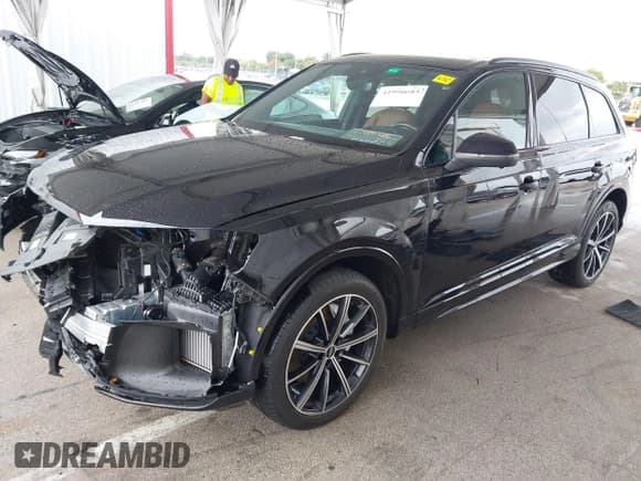 ✅ 2021 Audi Q7 Premium Plus • VIN: WA1LXAF7XMD040517 • Lot: 41990685. Listed on IAAI with 23,325 mi. Free auction sales archive from the USA and detailed vehicle history report at DreamBid. Image 2.