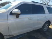 ✅ 2019 Ford Expedition XLT • VIN: 1FMJU1HT3KEA12044 • Lot: 41601681. Wystawiony na IAAI z przebiegiem 143 194 mil. Bezpłatny archiwum sprzedaży aukcyjnych z USA i szczegółowy raport historii pojazdu na DreamBid. Zdjęcie 14.